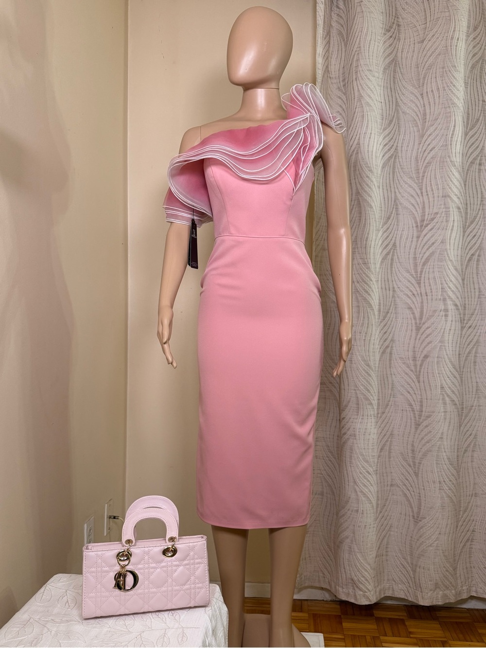 Elegant One-Shoulder Pink Sheath Dress with Ruffled Detail